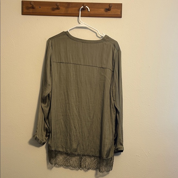 NWT Chico's Olive Tunic with Lace Hem Size 12 - Picture 6 of 7